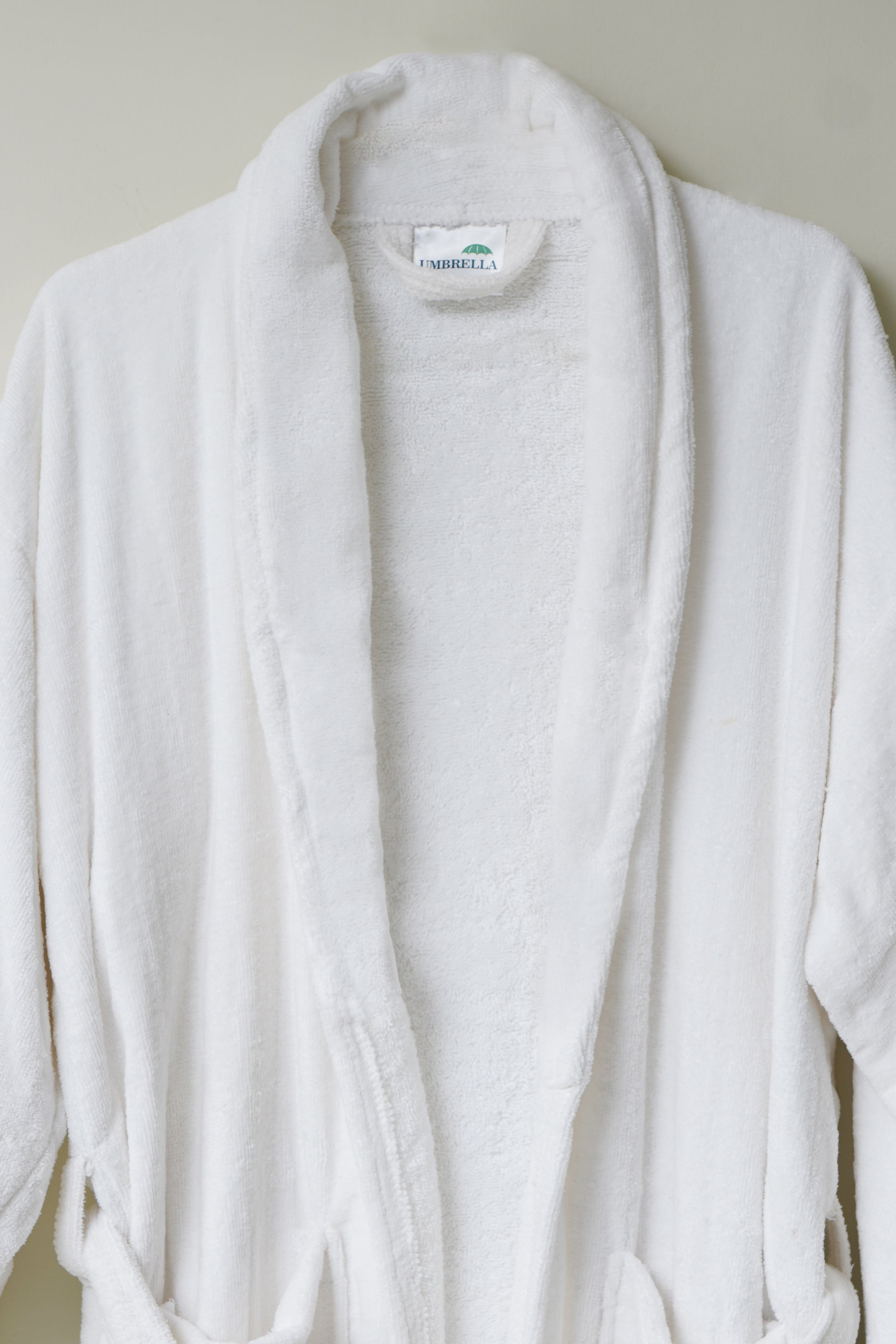 Umbrella Elite White Velour Bathrobe Set